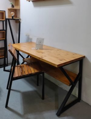 Bureau-enfant-bois-metal