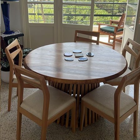Table Ronde Perla 100 5 Table ronde en bois massif frêne fabriquée dans nos ateliers en Algérie